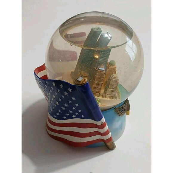 Vintage New York City USA World Trade Center Snow Globe Snowdome - Picture 2 of 15